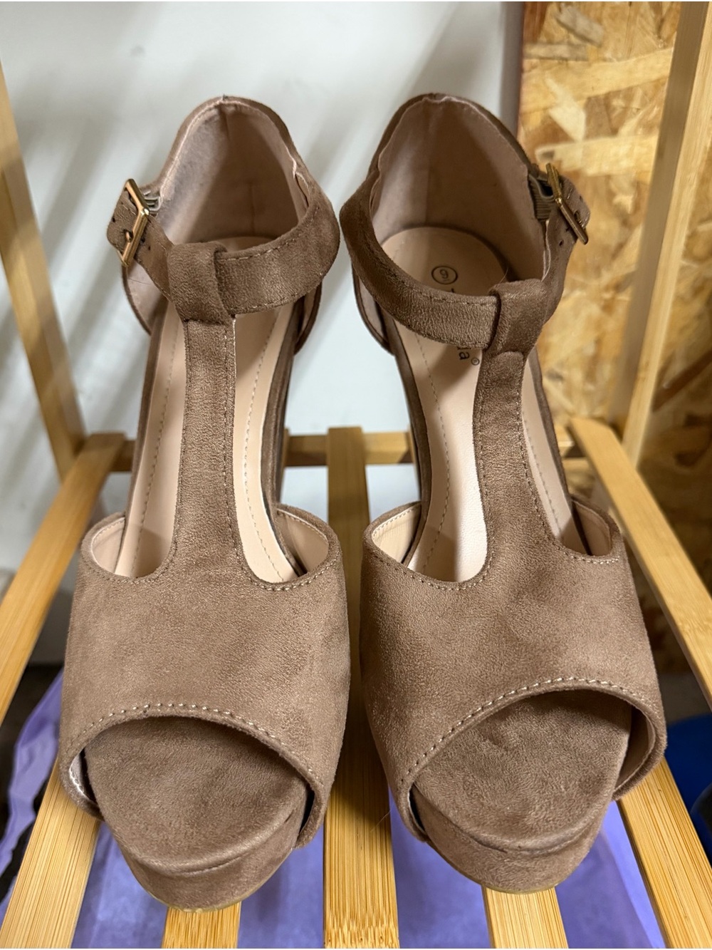 TOP Moda Taupe Suede T-Strap Platform Sandals